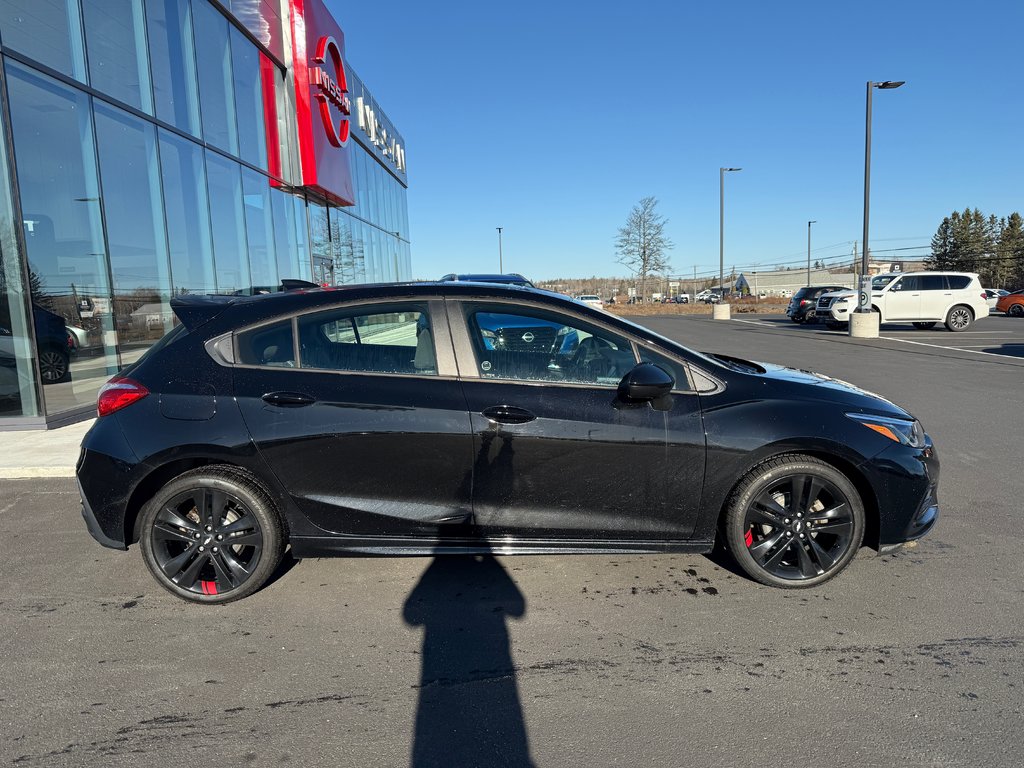 2018  Cruze Hatchback LT - 6AT in Bathurst, New Brunswick - 4 - w1024h768px