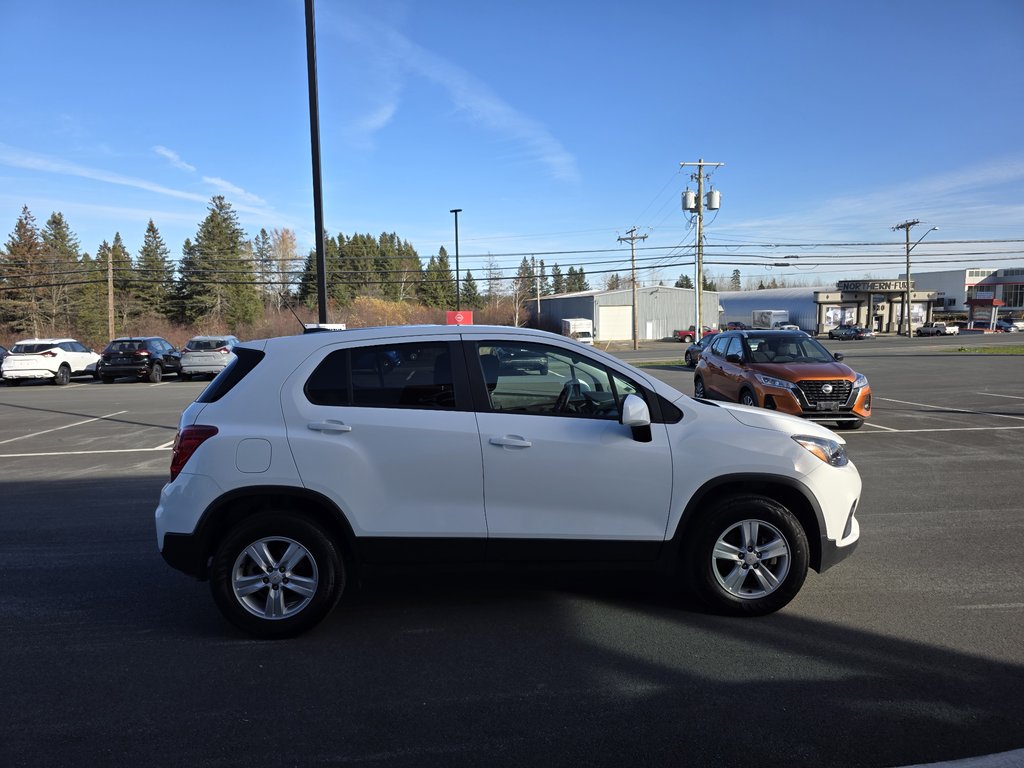 2021 Chevrolet Trax AWD LS in Bathurst, New Brunswick - 5 - w1024h768px