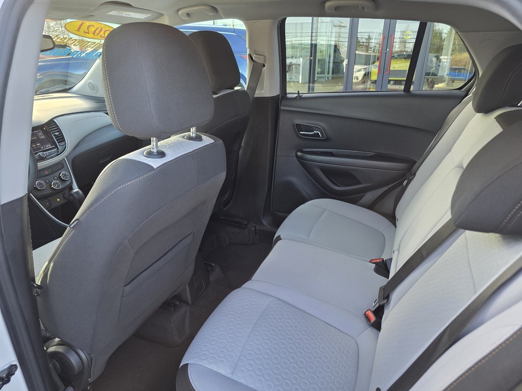 2021 Chevrolet Trax AWD LS in Bathurst, New Brunswick - 11 - w1024h768px
