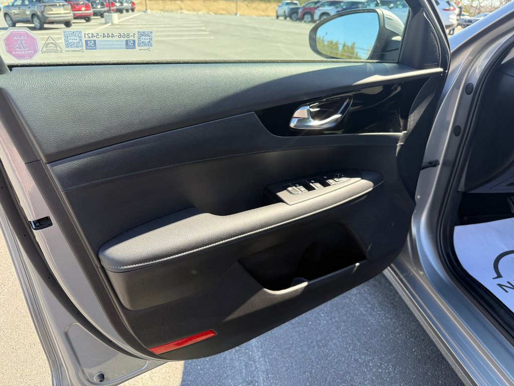 2023 Kia Forte Sedan EX+ IVT in Bathurst, New Brunswick - 16 - w1024h768px