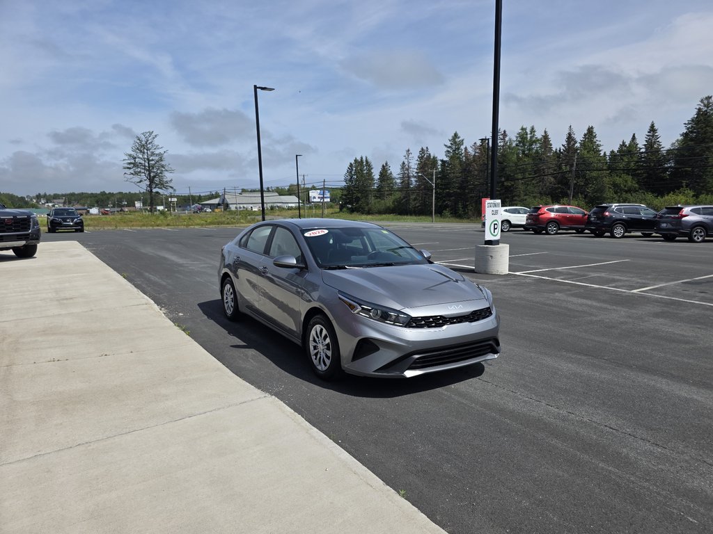 2024 Kia Forte LX IVT in Bathurst, New Brunswick - 2 - w1024h768px