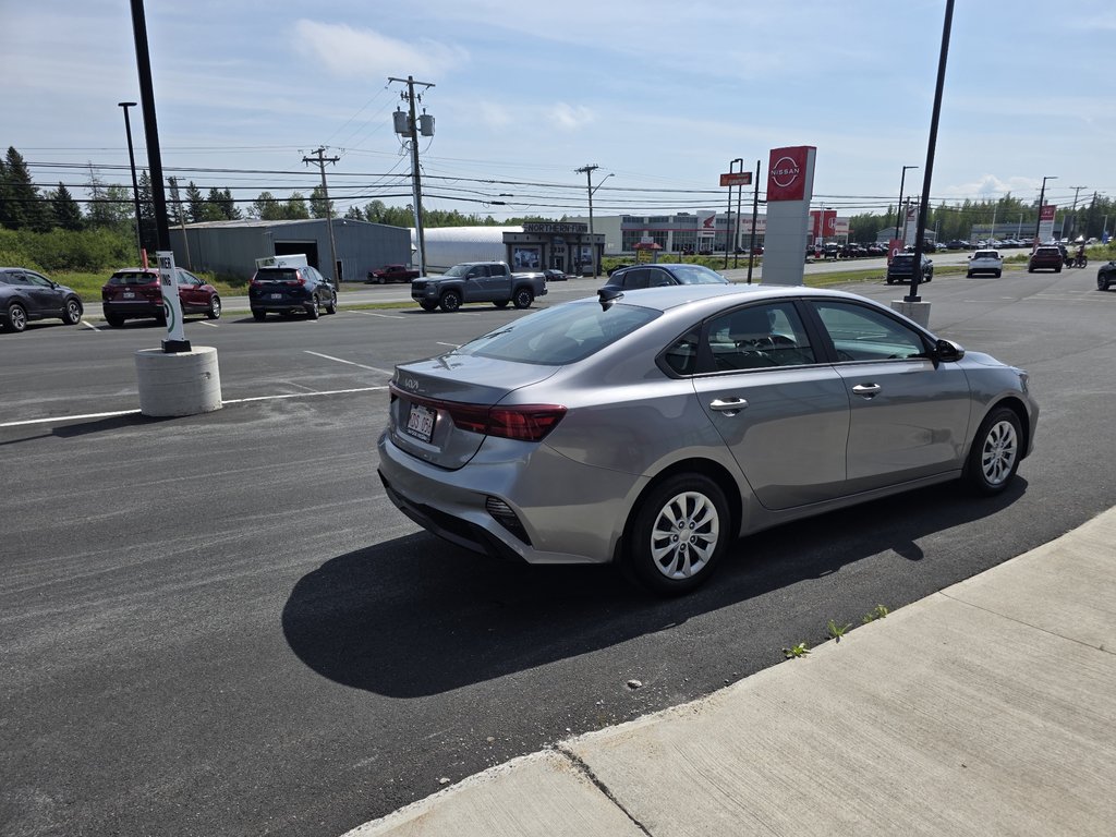 2024 Kia Forte LX IVT in Bathurst, New Brunswick - 6 - w1024h768px