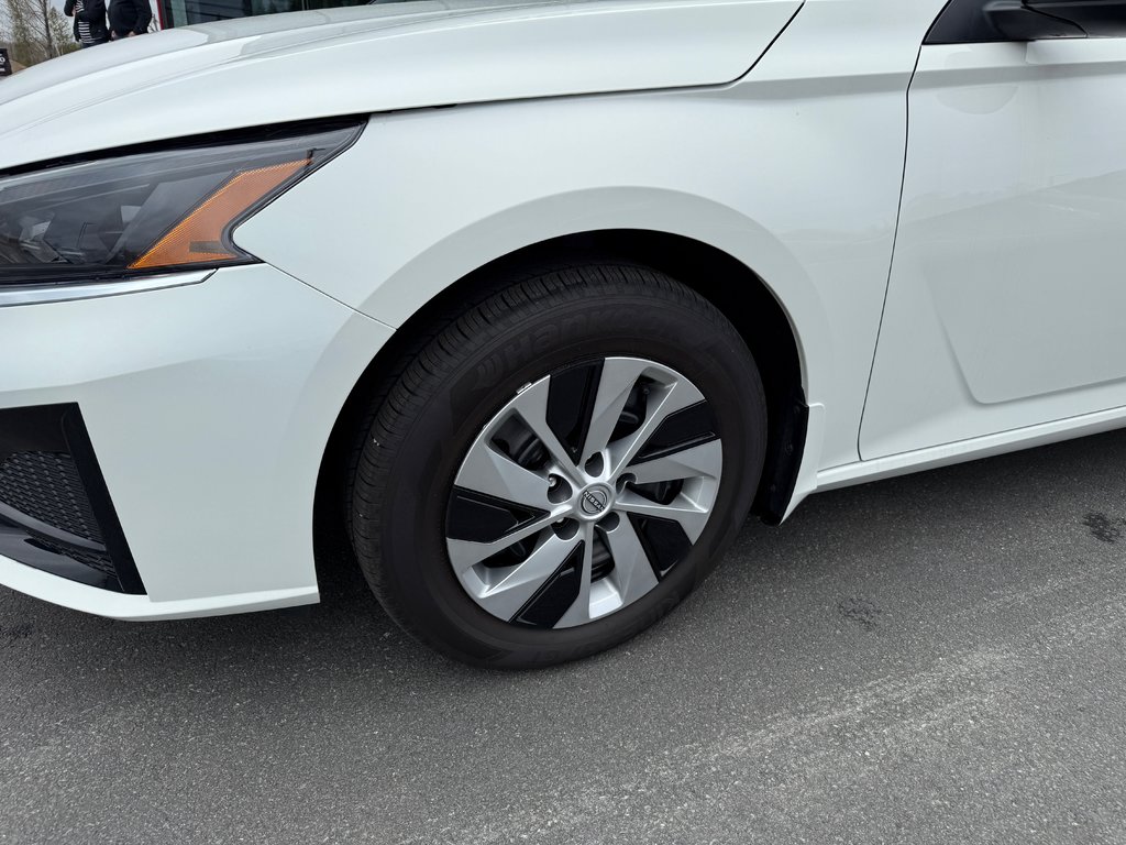 2024 Nissan Altima S AWD in Bathurst, New Brunswick - 9 - w1024h768px