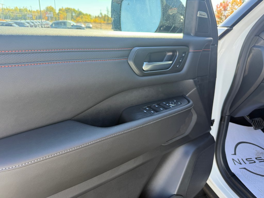 2026 Nissan Armada 4x4 PRO-4X in Bathurst, New Brunswick - 14 - w1024h768px