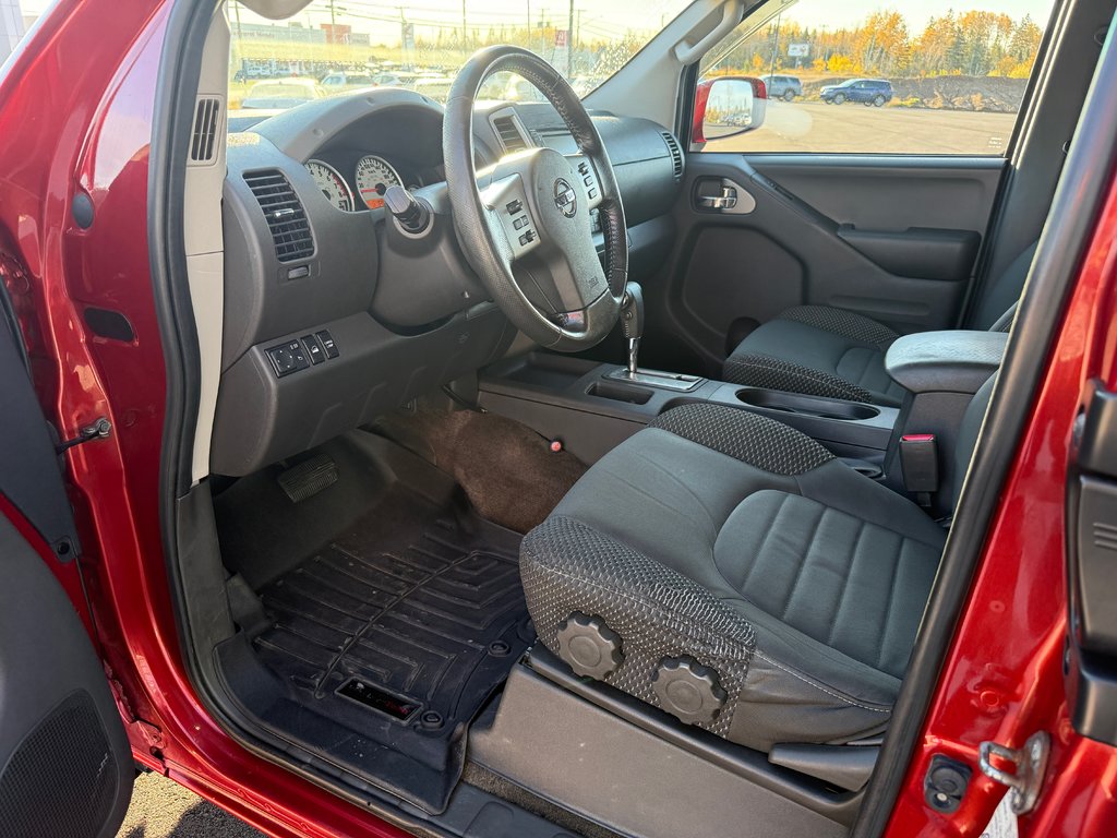 2017  Frontier King Cab PRO-4X 4X4 at in Bathurst, New Brunswick - 8 - w1024h768px