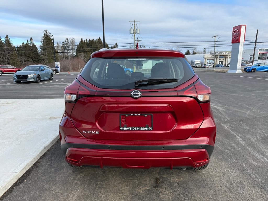 Nissan Kicks Play SV FWD 2025 à Bathurst, Nouveau-Brunswick - 4 - w1024h768px