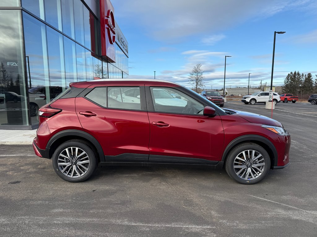 Nissan Kicks Play SV FWD 2025 à Bathurst, Nouveau-Brunswick - 2 - w1024h768px