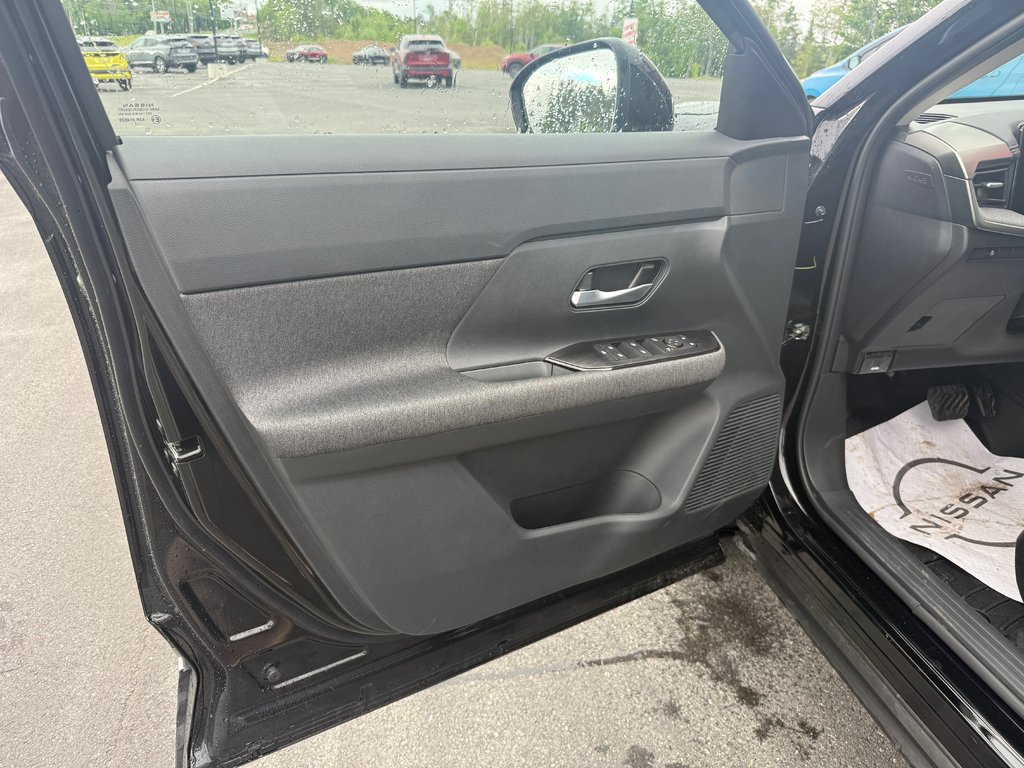 2025 Nissan Kicks SV AWD in Bathurst, New Brunswick - 15 - w1024h768px