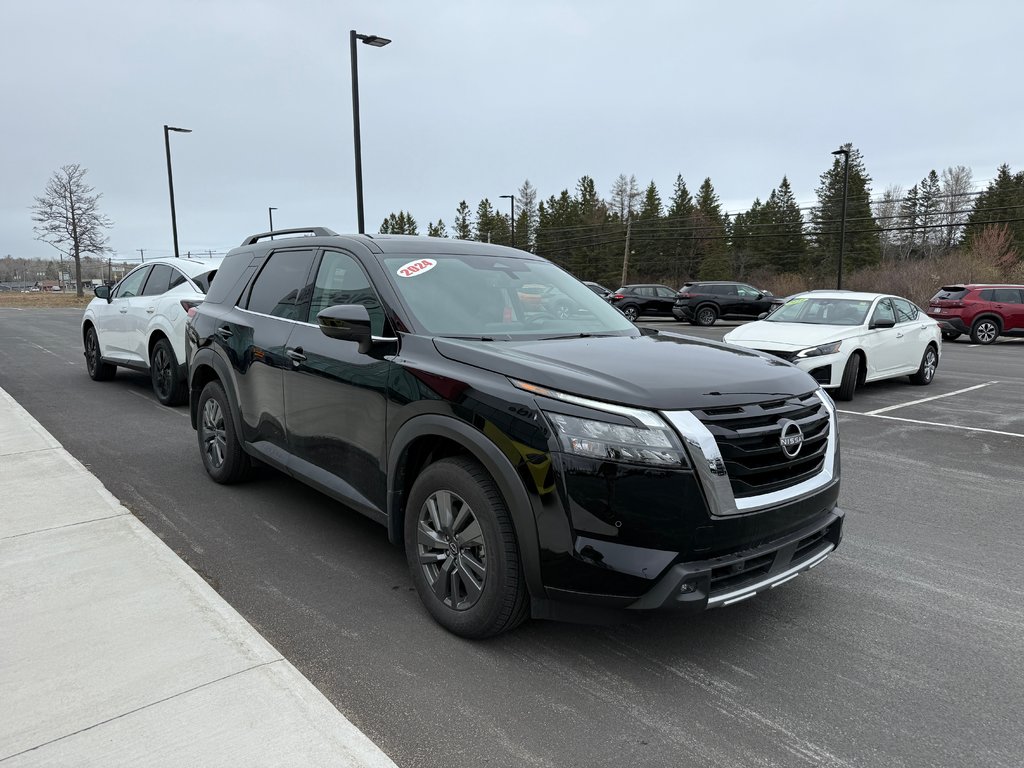 2024 Nissan Pathfinder SV 4WD in Bathurst, New Brunswick - 3 - w1024h768px