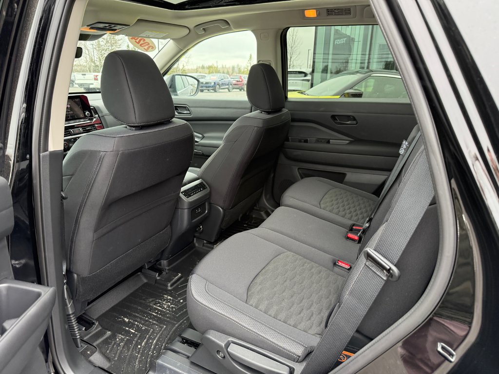 2024 Nissan Pathfinder SV 4WD in Bathurst, New Brunswick - 9 - w1024h768px