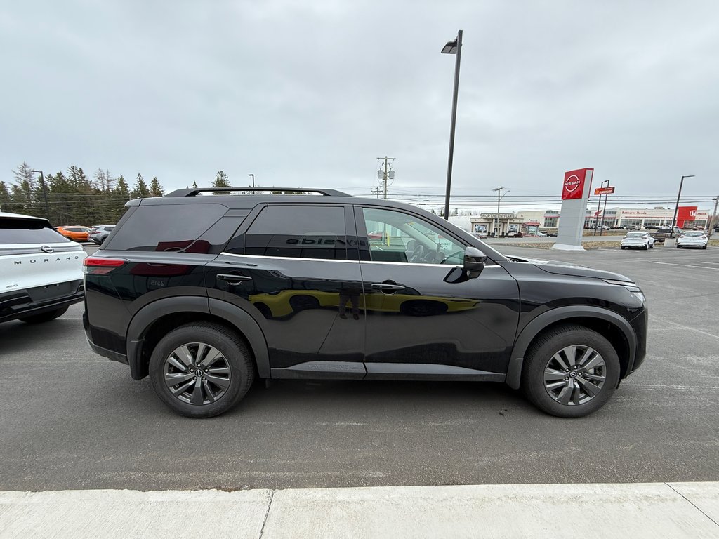 2024 Nissan Pathfinder SV 4WD in Bathurst, New Brunswick - 4 - w1024h768px