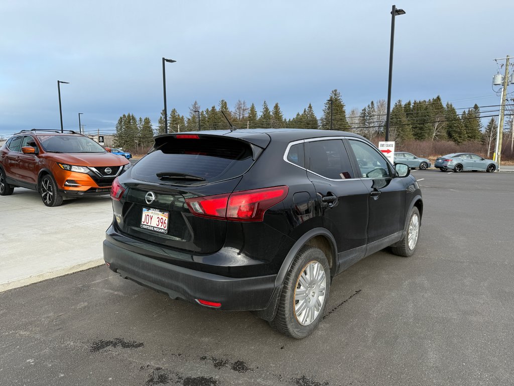 Nissan Qashqai S FWD CVT 2017 à Bathurst, Nouveau-Brunswick - 3 - w1024h768px