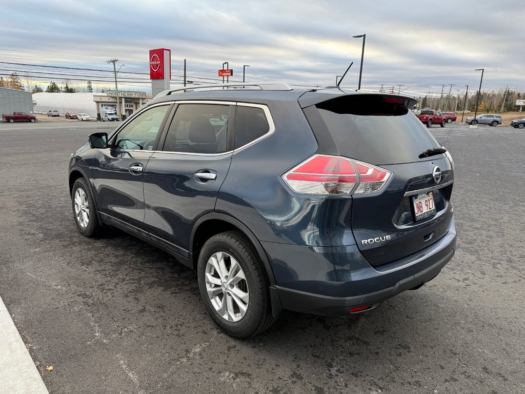 2016  Rogue SV AWD CVT in Bathurst, New Brunswick - 3 - w1024h768px