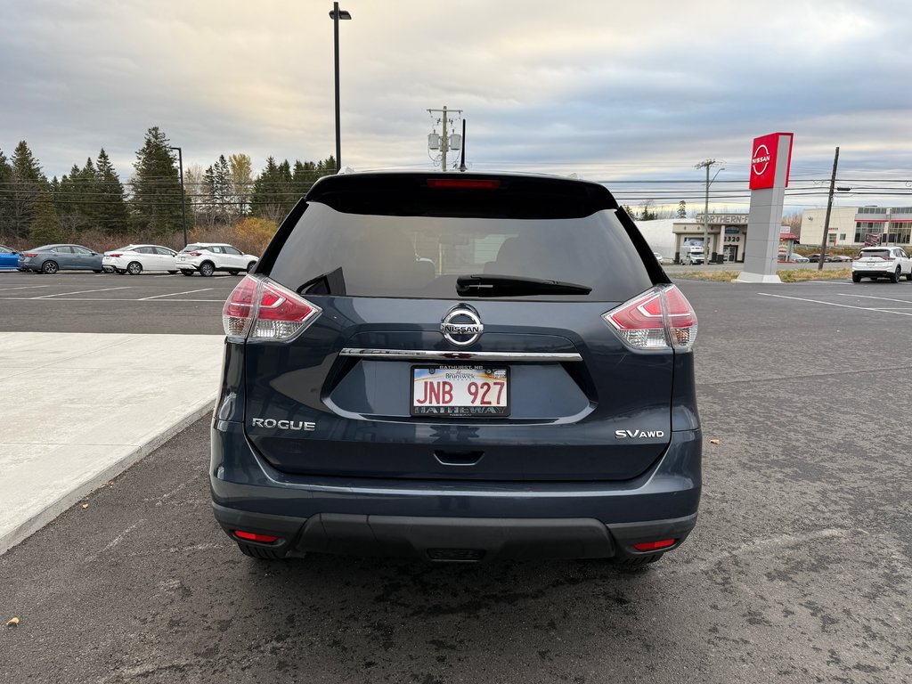 2016  Rogue SV AWD CVT in Bathurst, New Brunswick - 4 - w1024h768px