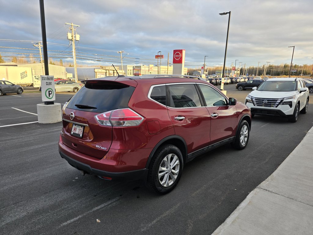 Nissan Rogue SV AWD CVT 2016 à Bathurst, Nouveau-Brunswick - 6 - w1024h768px