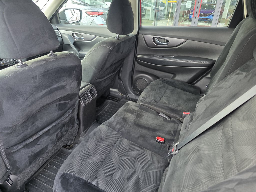 Nissan Rogue SV AWD CVT 2016 à Bathurst, Nouveau-Brunswick - 11 - w1024h768px