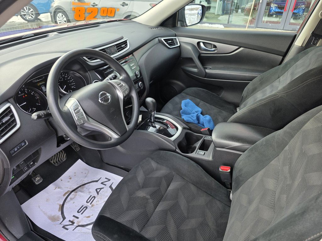 Nissan Rogue SV AWD CVT 2016 à Bathurst, Nouveau-Brunswick - 12 - w1024h768px