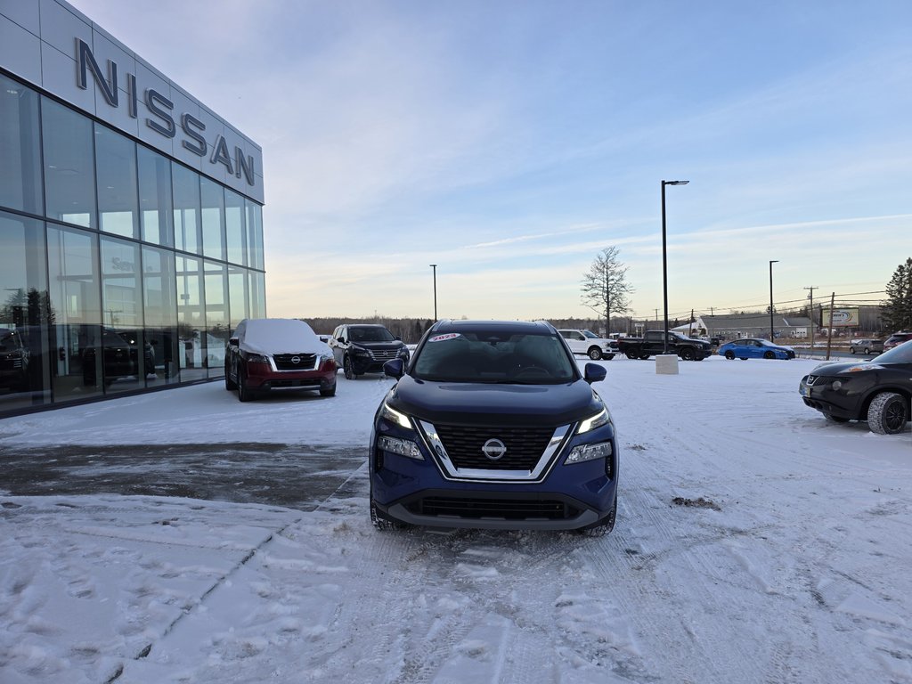 2023 Nissan Rogue SV AWD CVT in Bathurst, New Brunswick - 2 - w1024h768px
