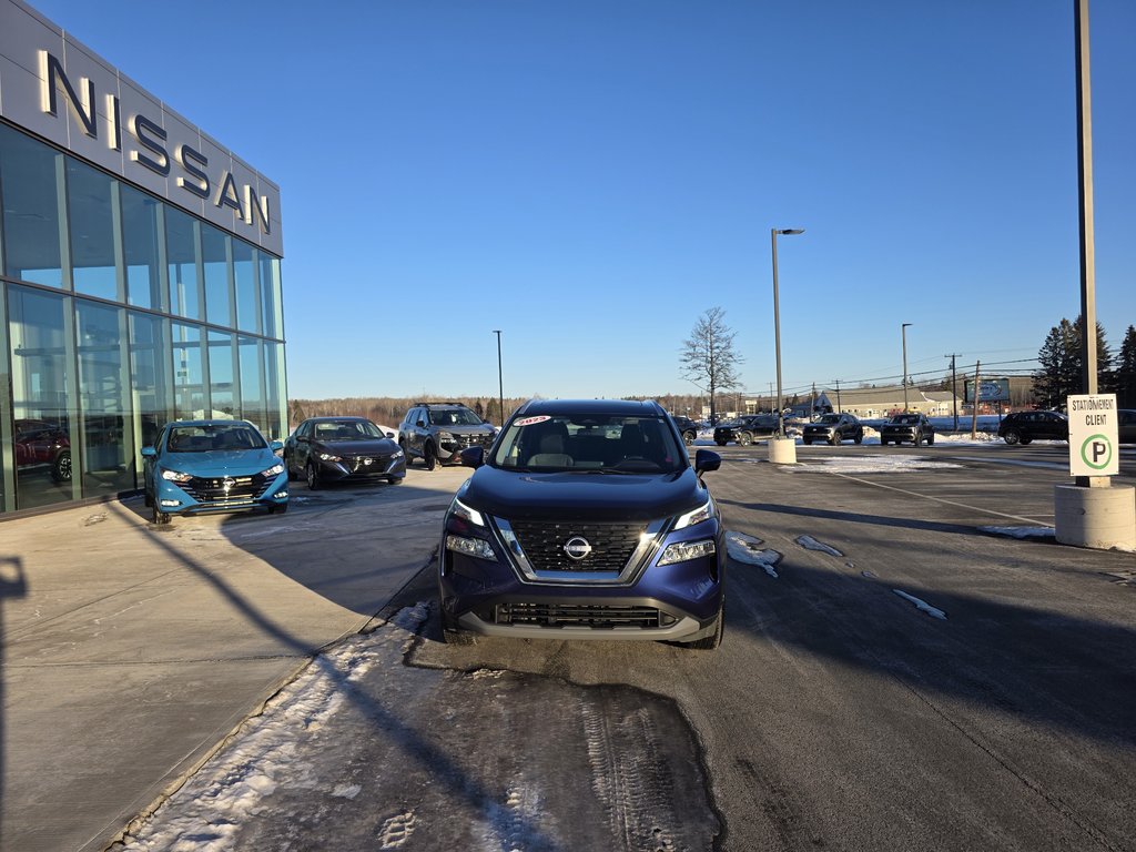 2023 Nissan Rogue SV AWD CVT in Bathurst, New Brunswick - 3 - w1024h768px