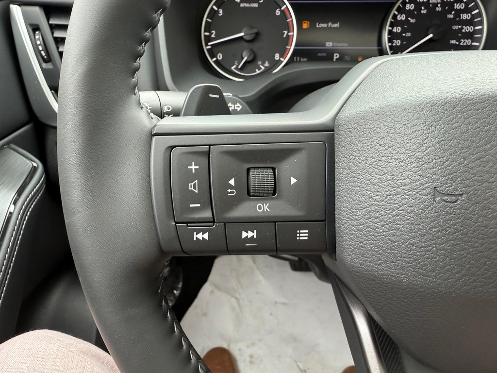 2025 Nissan Rogue AWD SV Moonroof in Bathurst, New Brunswick - 14 - w1024h768px