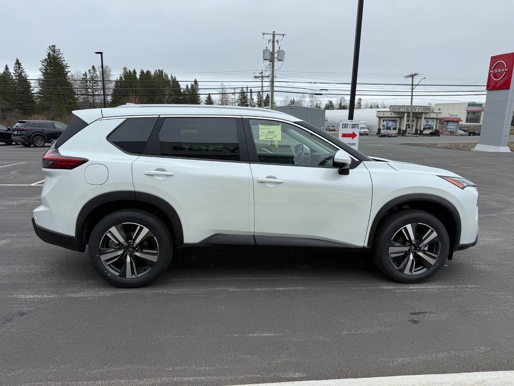 2025 Nissan Rogue AWD SV Moonroof in Bathurst, New Brunswick - 4 - w1024h768px