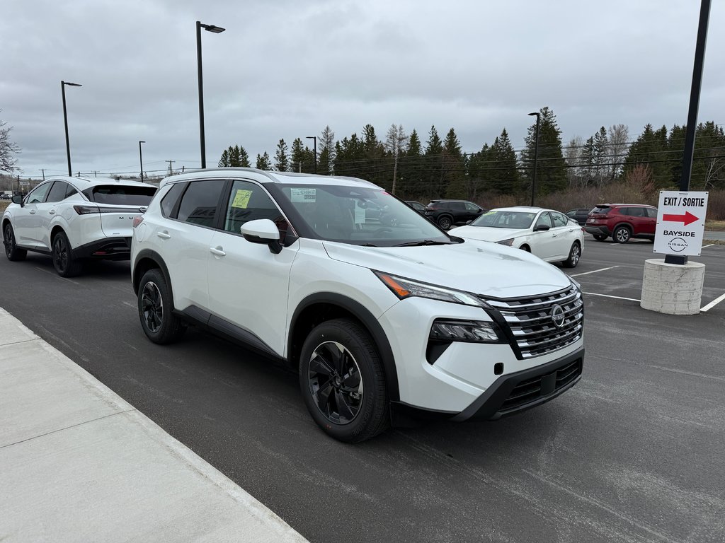 2025 Nissan Rogue AWD SV Moonroof in Bathurst, New Brunswick - 4 - w1024h768px