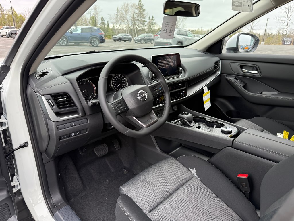 2025 Nissan Rogue AWD SV Moonroof in Bathurst, New Brunswick - 10 - w1024h768px