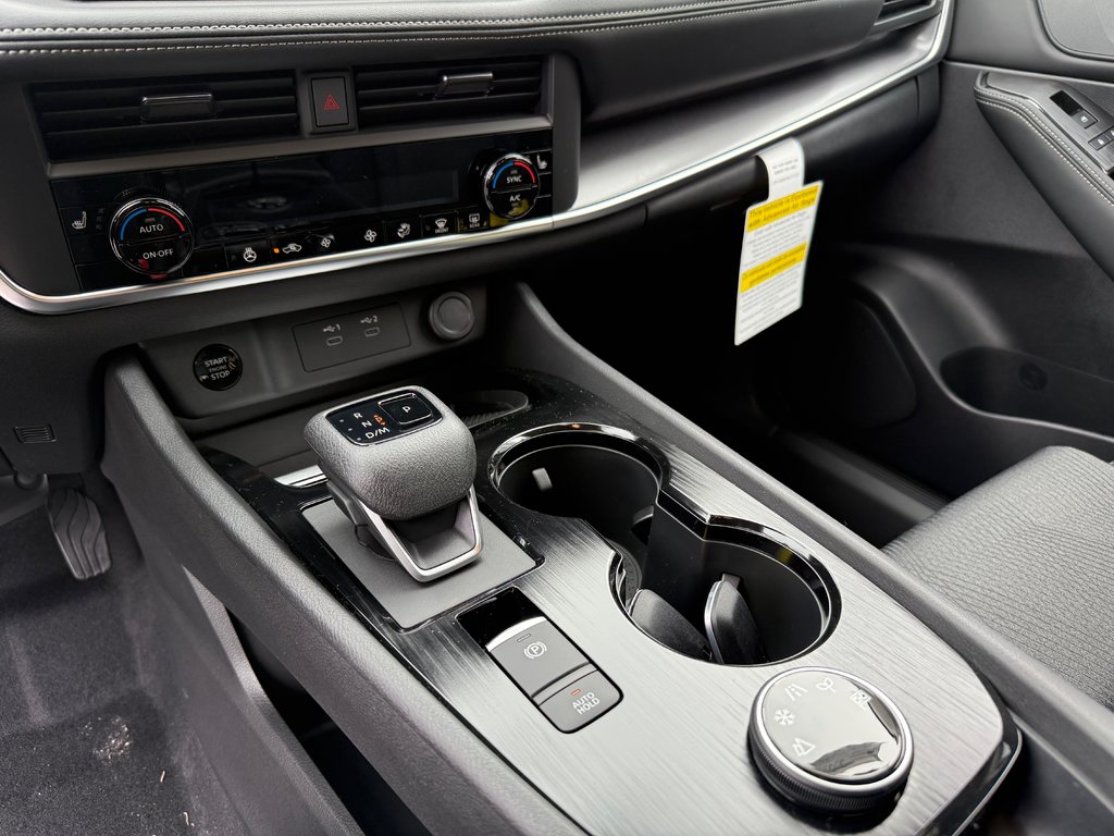 2025 Nissan Rogue AWD SV Moonroof in Bathurst, New Brunswick - 11 - w1024h768px