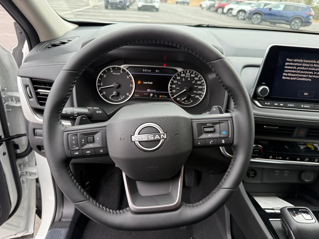 2025 Nissan Rogue AWD SV Moonroof in Bathurst, New Brunswick - 13 - w1024h768px