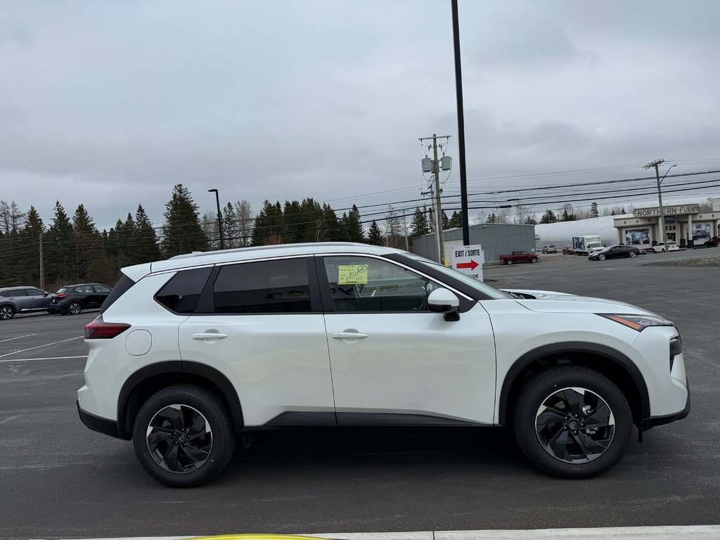 2025 Nissan Rogue AWD SV Moonroof in Bathurst, New Brunswick - 5 - w1024h768px