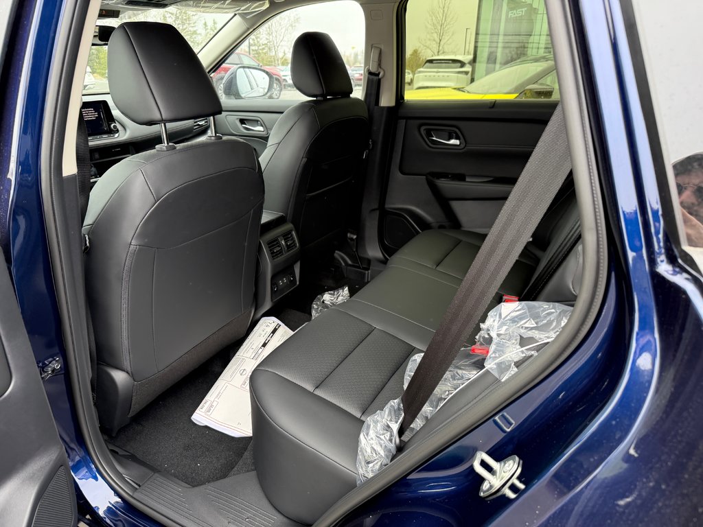 Nissan Rogue AWD SV PREMIUM 2025 à Bathurst, Nouveau-Brunswick - 9 - w1024h768px