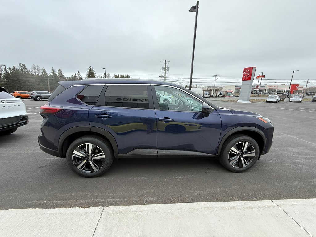 Nissan Rogue AWD SV PREMIUM 2025 à Bathurst, Nouveau-Brunswick - 4 - w1024h768px