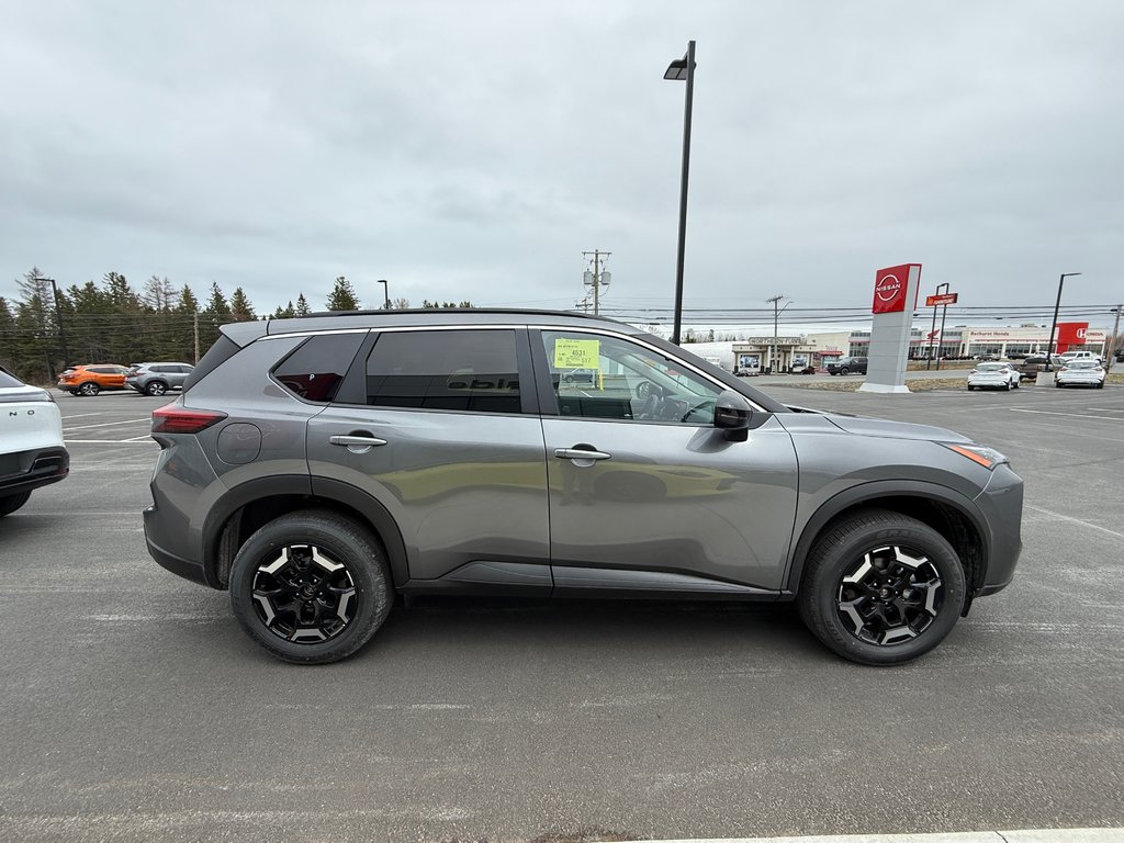 2025 Nissan Rogue AWD Midnight Edition in Bathurst, New Brunswick - 4 - w1024h768px