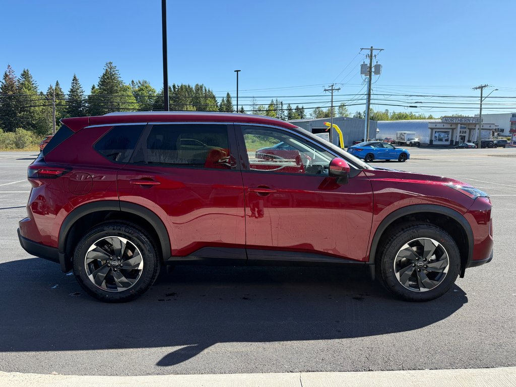 2025 Nissan Rogue AWD SV Moonroof in Bathurst, New Brunswick - 4 - w1024h768px