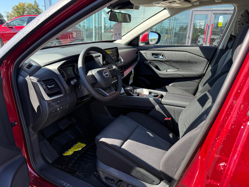 2025 Nissan Rogue AWD SV Moonroof in Bathurst, New Brunswick - 13 - w1024h768px