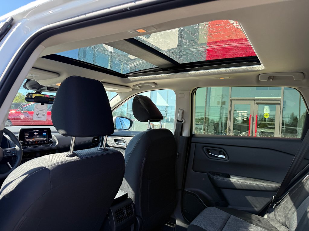 2025 Nissan Rogue AWD SV Moonroof in Bathurst, New Brunswick - 11 - w1024h768px