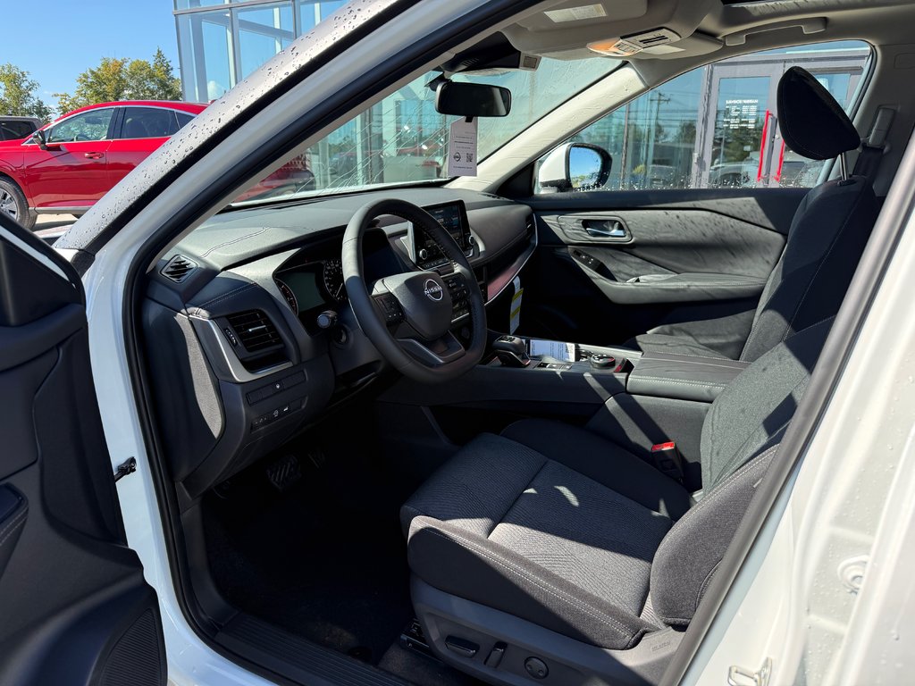 2025 Nissan Rogue AWD SV Moonroof in Bathurst, New Brunswick - 12 - w1024h768px