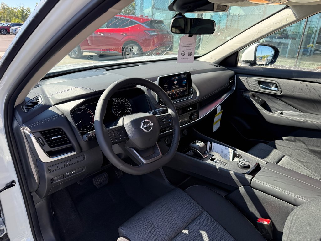 2025 Nissan Rogue AWD SV Moonroof in Bathurst, New Brunswick - 13 - w1024h768px