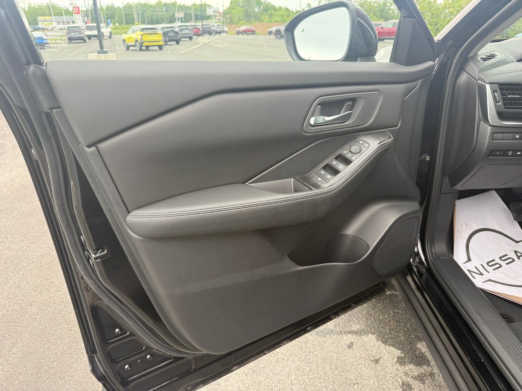 2026 Nissan Rogue AWD SV Moonroof in Bathurst, New Brunswick - 15 - w1024h768px