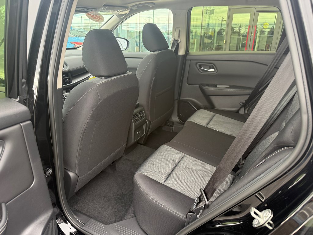 2026 Nissan Rogue AWD SV Moonroof in Bathurst, New Brunswick - 10 - w1024h768px