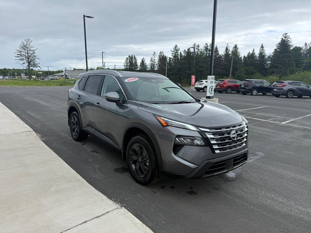 2026 Nissan Rogue AWD SV Moonroof in Bathurst, New Brunswick - 3 - w1024h768px