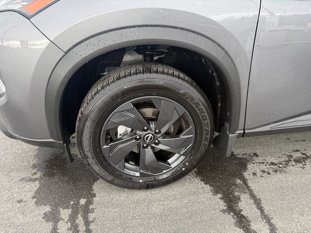 2026 Nissan Rogue AWD SV Moonroof in Bathurst, New Brunswick - 11 - w1024h768px