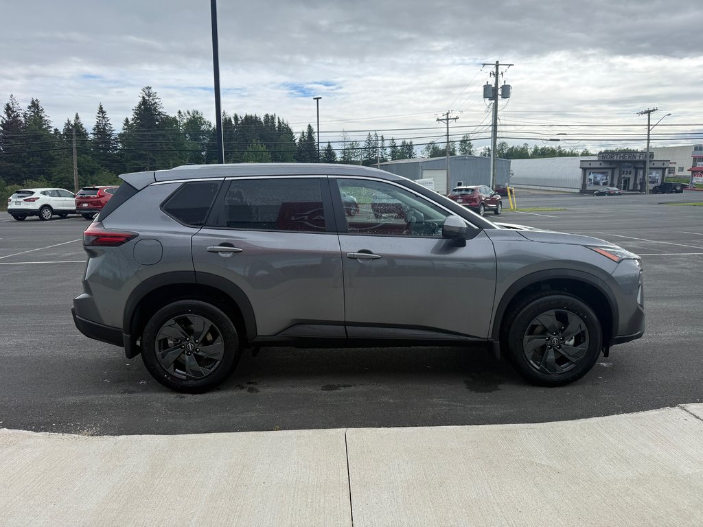 2026 Nissan Rogue AWD SV Moonroof in Bathurst, New Brunswick - 4 - w1024h768px
