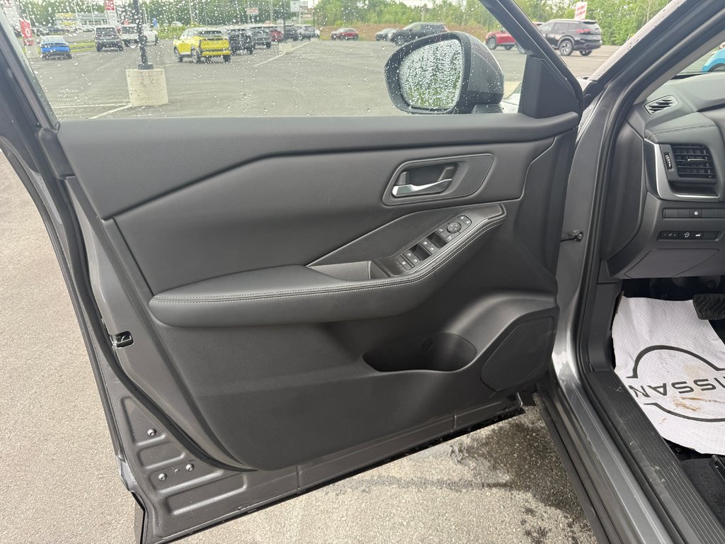 2026 Nissan Rogue AWD SV Moonroof in Bathurst, New Brunswick - 23 - w1024h768px