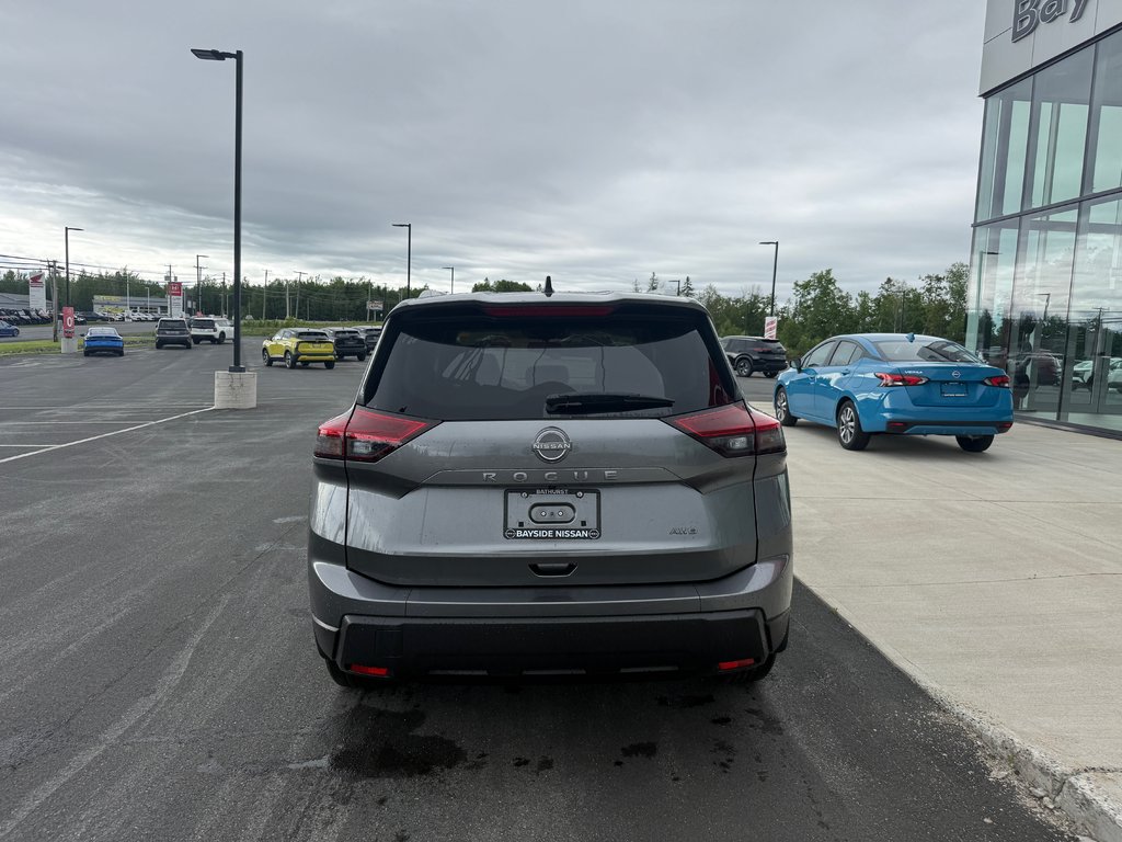 2026 Nissan Rogue AWD SV Moonroof in Bathurst, New Brunswick - 6 - w1024h768px
