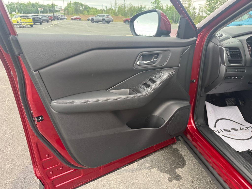 2026 Nissan Rogue AWD SV Moonroof in Bathurst, New Brunswick - 15 - w1024h768px