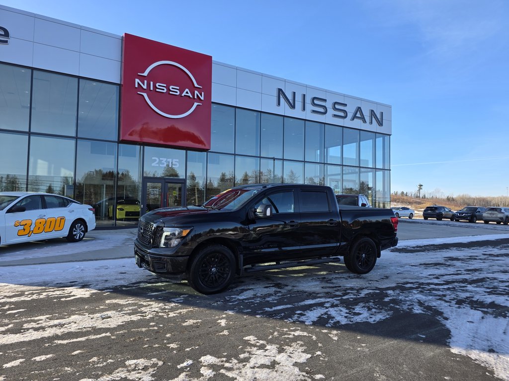 Nissan Titan Crew Cab SV Midnight Edition 2018 à Bathurst, Nouveau-Brunswick - 1 - w1024h768px