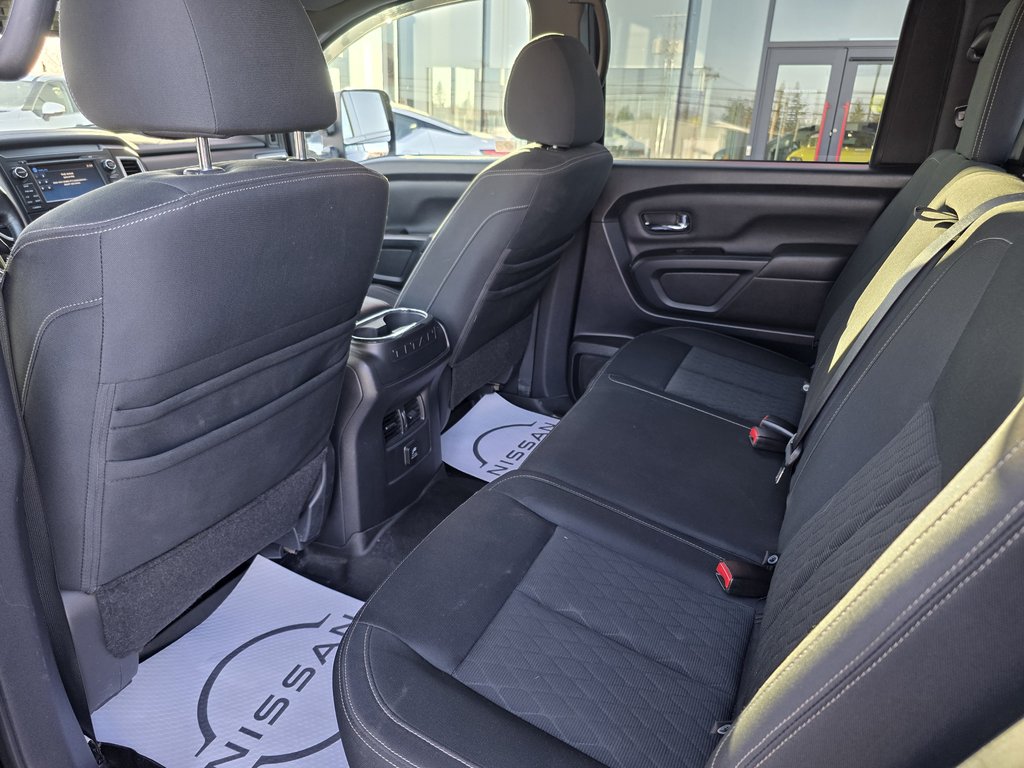Nissan Titan Crew Cab SV Midnight Edition 2018 à Bathurst, Nouveau-Brunswick - 10 - w1024h768px