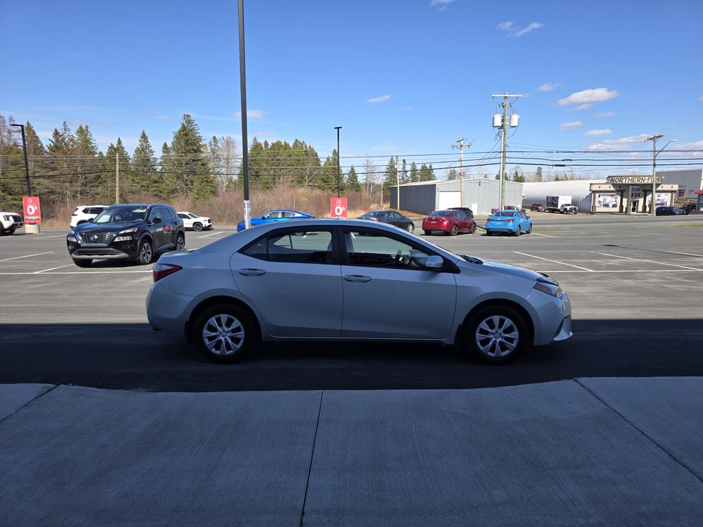 2016 Toyota Corolla 4-door Sedan CE 4A in Bathurst, New Brunswick - 5 - w1024h768px