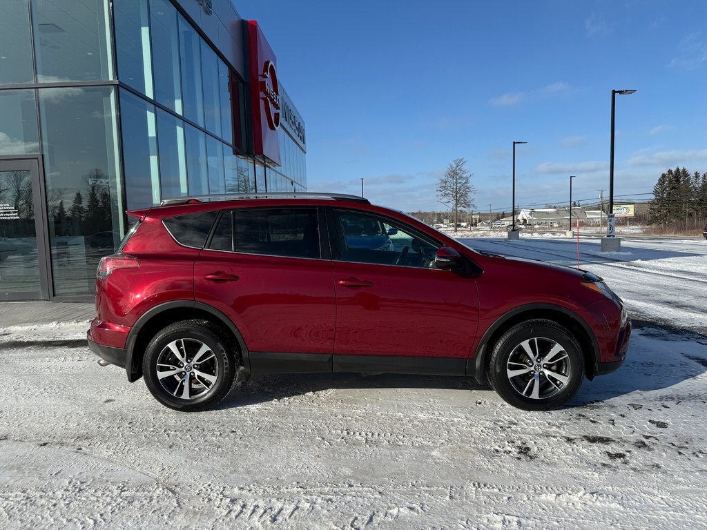 Toyota RAV4 AWD LE 2018 à Bathurst, Nouveau-Brunswick - 6 - w1024h768px